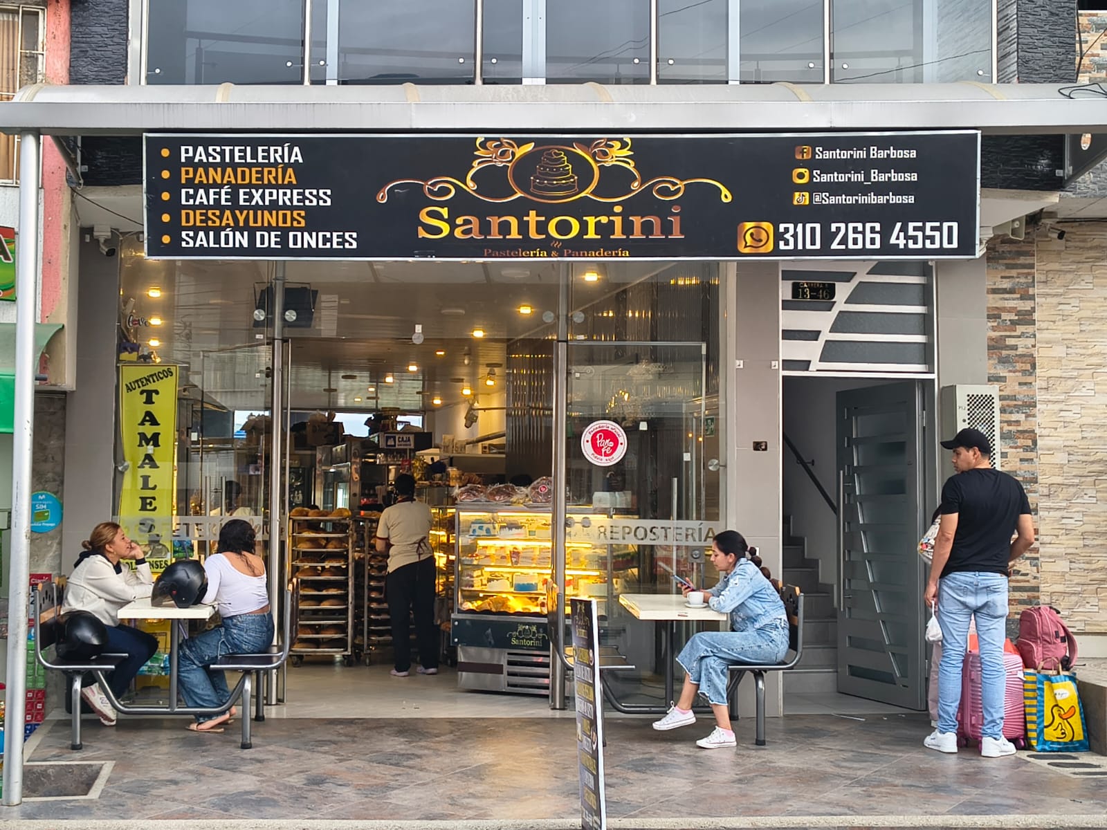 Panadería y Pastelería Santorini