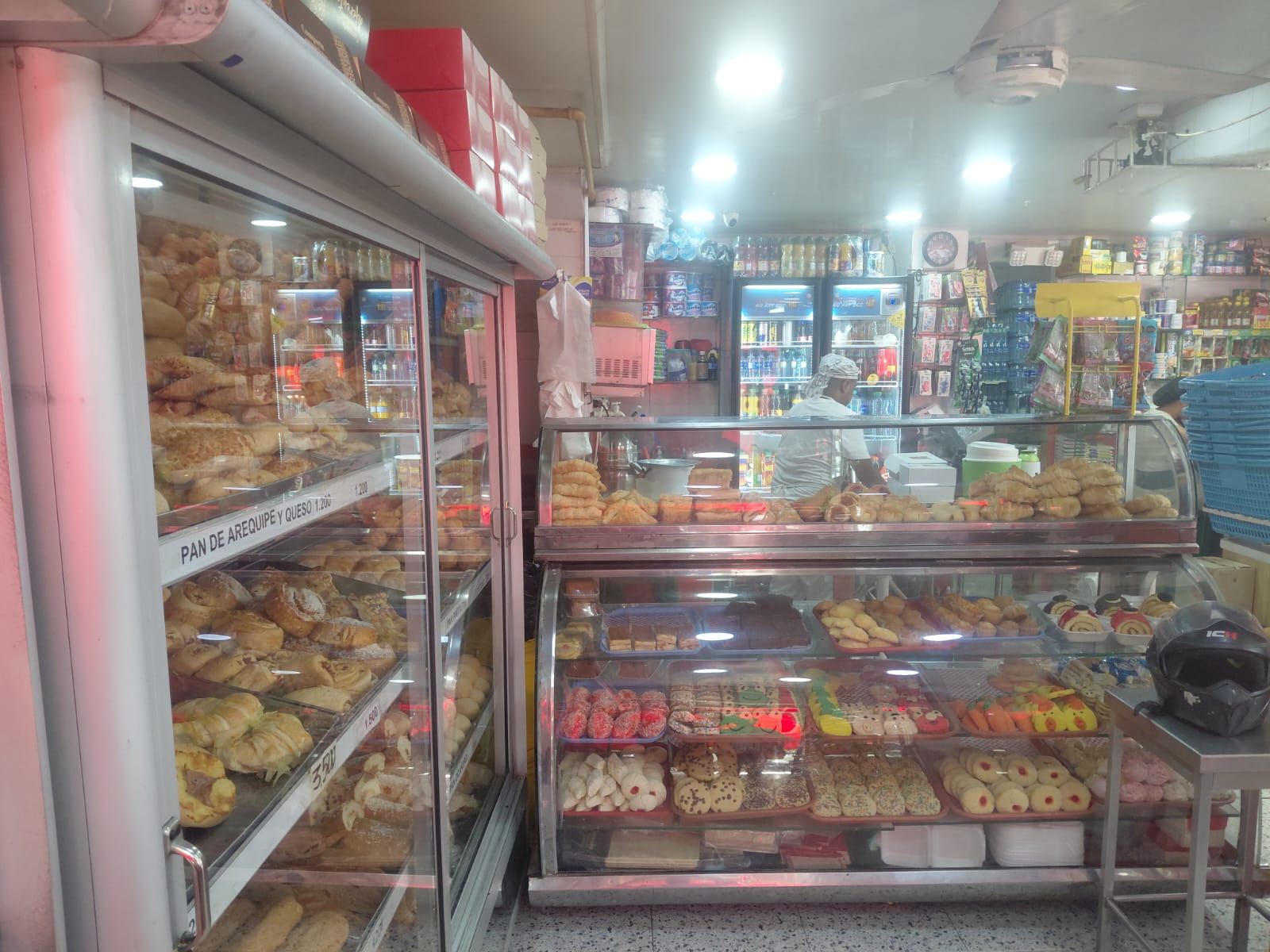 Panadería La Mejor de los Robles
