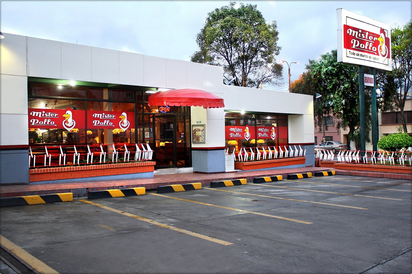 Míster Pollo Julián Bucheli