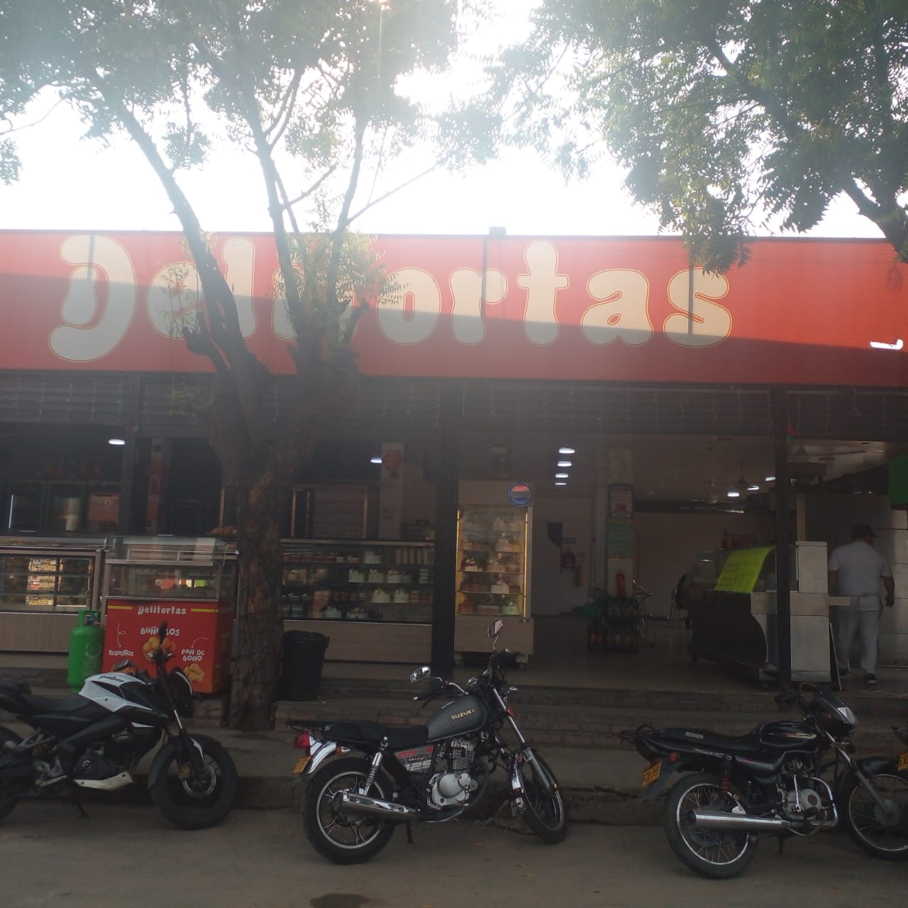 panaderia y pasteleria delitortas